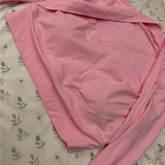 Sold. long sleeve sports top from halara. - Picture 4 of 4